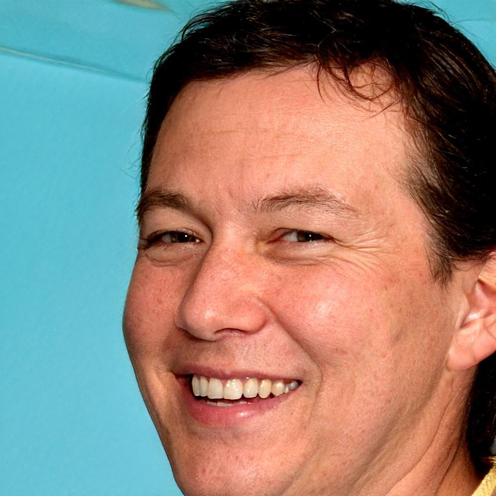 Portrait professionnel de Damien Lefebvre, expert en finance d'entreprise